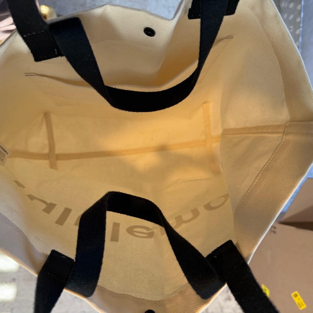 lululemon athletica White and Black Tote - Picture 3 of 3